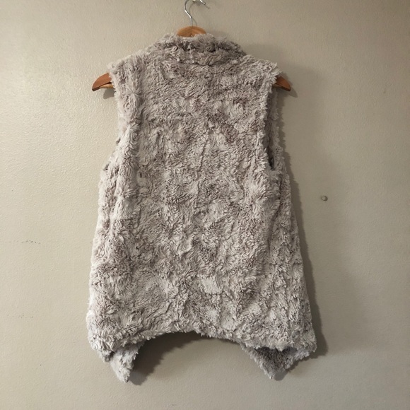 Faux Fur Vest Dylan by True Grit - Picture 3 of 4